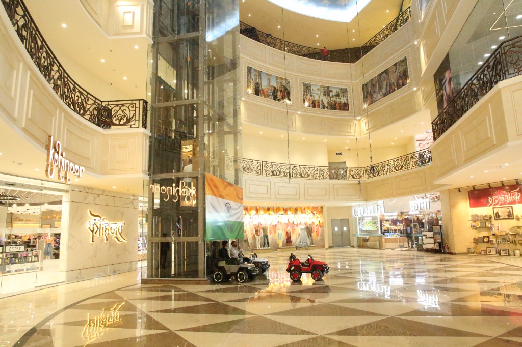 Kohinoor Mall Grand Atrium
